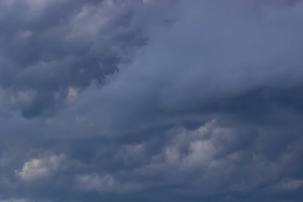 Θύελλα Σύννεφα Closeup Στο Φόντο Του Ουρανού — Φωτογραφία Αρχείου
