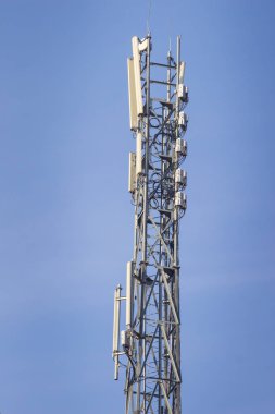 Üs istasyonu ağ operatörü. 5G mi? 4G, 3G mobil teknolojiler.