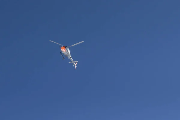Switzerland Helicopter Touring Snow Peaked Mountain Range — Stock Photo, Image