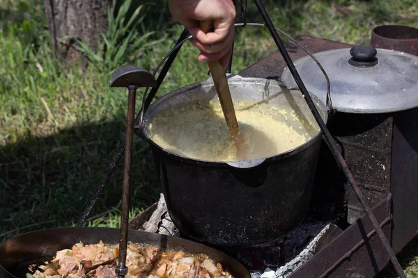 Black Cauldron Fire Prepare Porridge — Stock Photo, Image