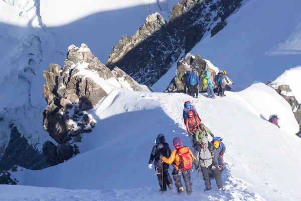 Mont Blanc Frankrijk Augustus 2018 Bergbeklimmers Klimmen Chamonix Frankrijk Mont — Stockfoto