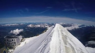 Mont Blanc, sığınak Du Gouter 3835 m, Mont Blanc yükselişi deneyen popüler başlangıç noktası