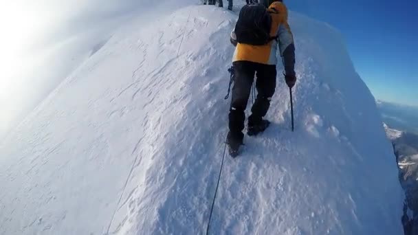 Klättra Mont Blanc — Stockvideo