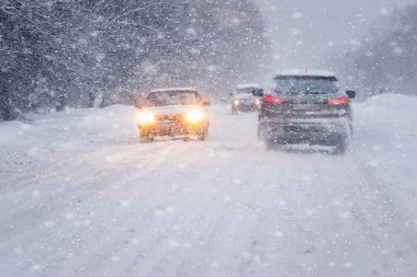 blizzard koşulları İngiltere'de trafik kaos