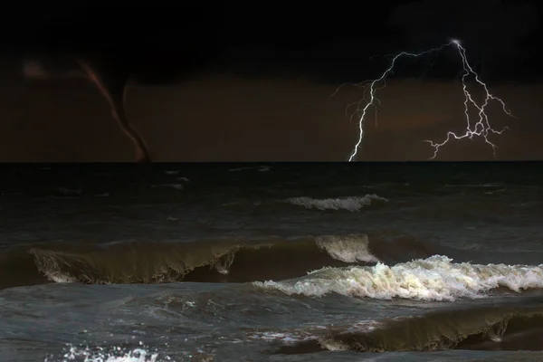 Tormenta Mar Gran Ola Iluminación Con Huracán Cielo Tormenta —  Fotos de Stock