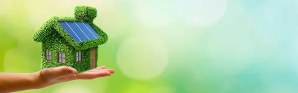 Güneş paneli, fotovoltaik, alternatif elektrik kaynağı - seçici odak, kopyalama alanı.