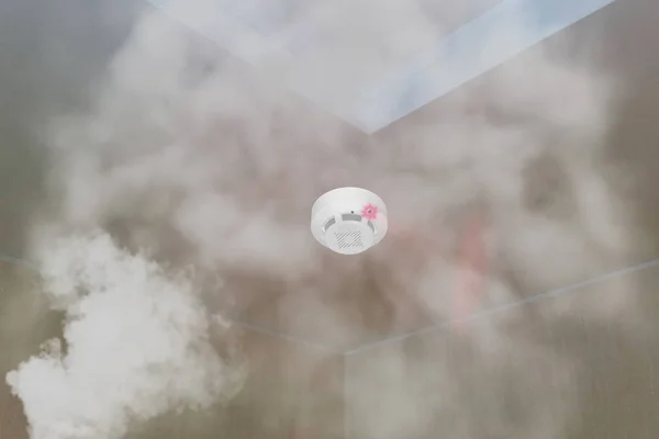 Dairenin çatısına duman dedektörü monte edildi