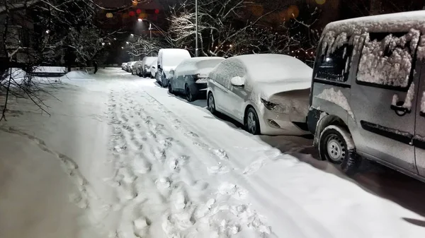 Low Angle View Cars Parked Street Night Winter — Stock Photo, Image