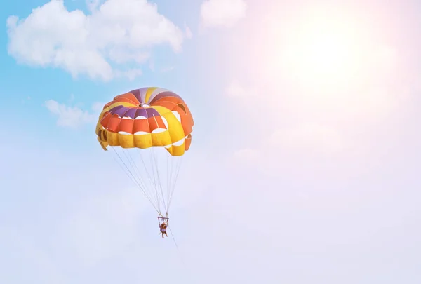 Air Fallskärm Himlen Vatten Fallskärm Tre Ställen Parasailing — Stockfoto