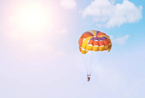 Letecký Padák Obloze Vodní Padák Třech Místech Parasailing — Stock fotografie