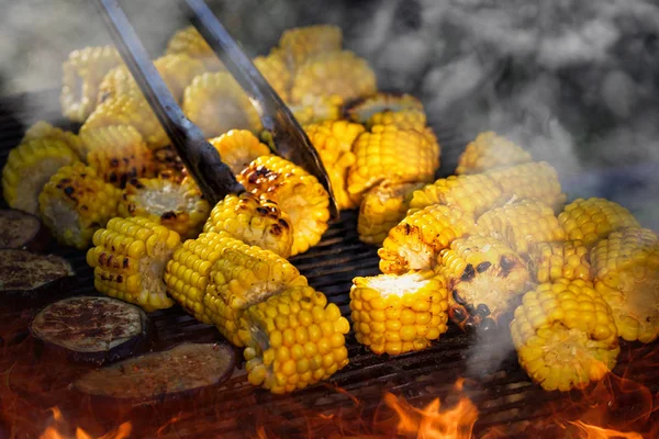 Grillad Majs Grönsaker Grillad Majskolv Den Varma Spisen — Stockfoto