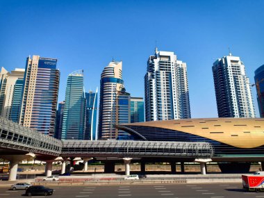 BAE 'deki Dubai metro servisi.