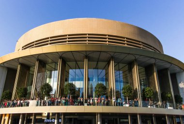 Dubai AVM, Dubai AVM ilk beş gün içinde Dubai Akvaryumu ve Keşif Merkezi için 61.000 bilet sattı.,