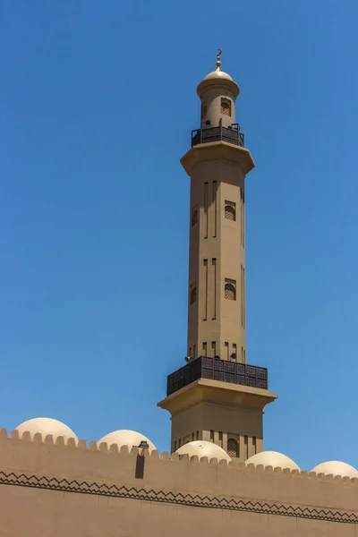Masjid Minarate Στο Ντουμπάι Ισλαμικό Σχεδιασμό Και Ημισέληνο Στο Μιναρέ — Φωτογραφία Αρχείου