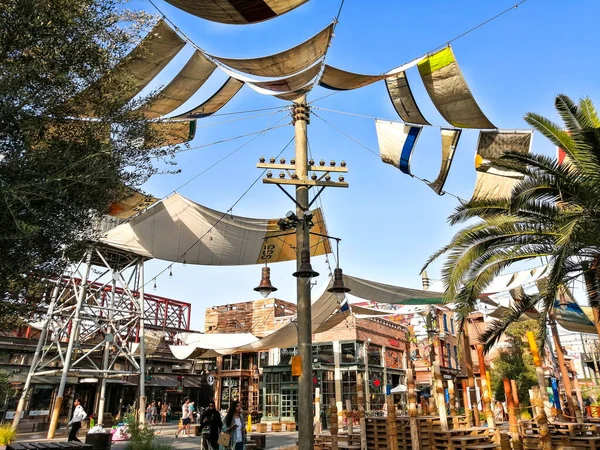 açık yelken tipi bir tasarımın çadırı