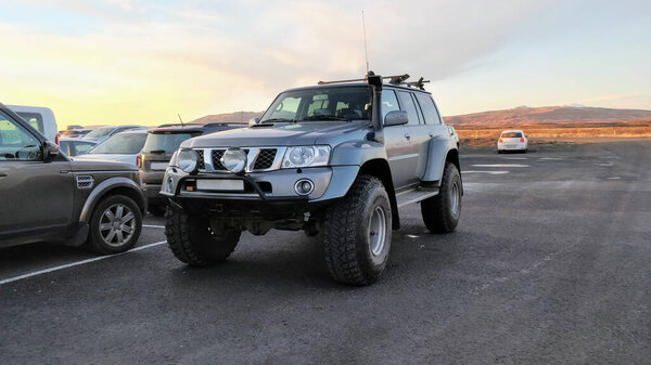 Большой Nissan 4x4 в Исландии готов сделать какое-нибудь бездорожье

