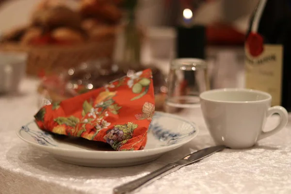 Brunch Inställd Stora Bord Redo Att Ätas Alla Gäster — Stockfoto