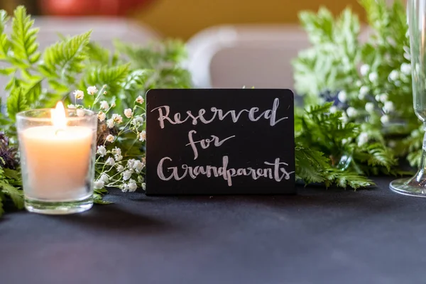 Una Lunga Tavola Apparecchiata Matrimonio Frugale Colorado — Foto Stock