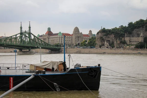 View Danube Liberty Bridge Gellert Spa Cave Budapest — Stock Photo, Image