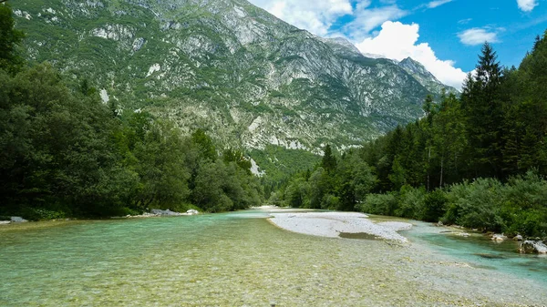 Río Soca Fluye Través Del Valle Trenta Desde Los Alpes —  Fotos de Stock