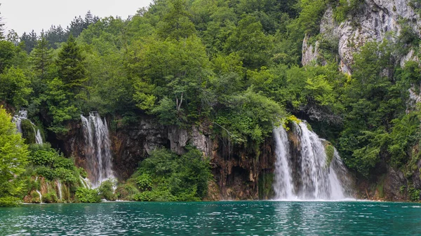 Two Waterfalls Flowing Lake Plitvice Lakes Unesco World Heritage Site — Stock Photo, Image