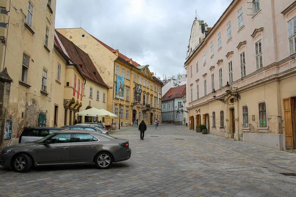 Bratislava Eslováquia Julho 2020 Frantiskanske Namestie Street Church Annunciation Old — Fotografia de Stock