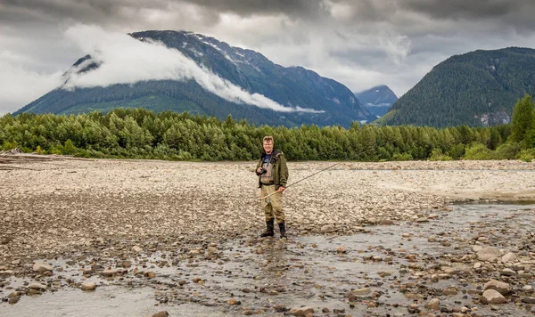 Fly Fisherman Skeena River Shames Mountain Terrace British Columbia Canada — Stock fotografie