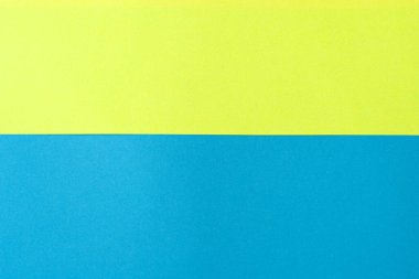 Etiketler için sarı ve mavi arka plan. Üstü sarı olsun. Aşağısı mavi..