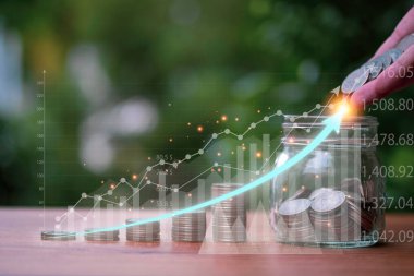 Sanal trend grafiği olan madeni para istifleme masasına el koymak. İş yatırımlarının büyümesi ve kar artışı kavramı.