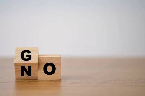 Wooden Cube Flipping Change — Stock Photo, Image