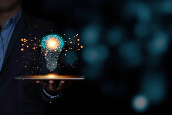 Ampoule Virtuelle Avec Cerveau Sur Tablette Nouveau Concept Idée Entreprise — Photo