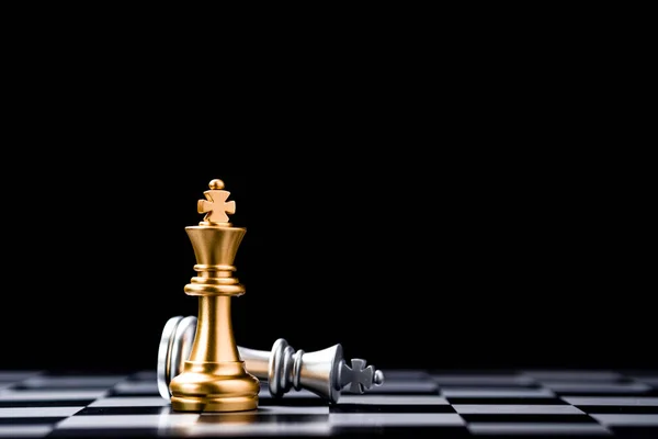 Stand Golden King Chess Fallen Silver King Chess Chessboard Winner — Stock Photo, Image