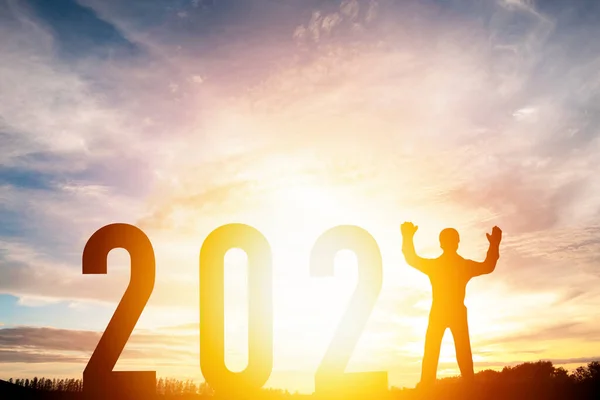 Καλή Χρονιά 2021 Silhouette Concept Ανθρώπινο Standing Αριθμό Όμορφο Πορτοκαλί — Φωτογραφία Αρχείου
