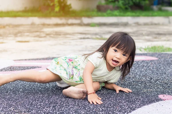 Gambaran Dari Yeas Bayi Tua Anak Gadis Asia Yang Bahagia — Stok Foto