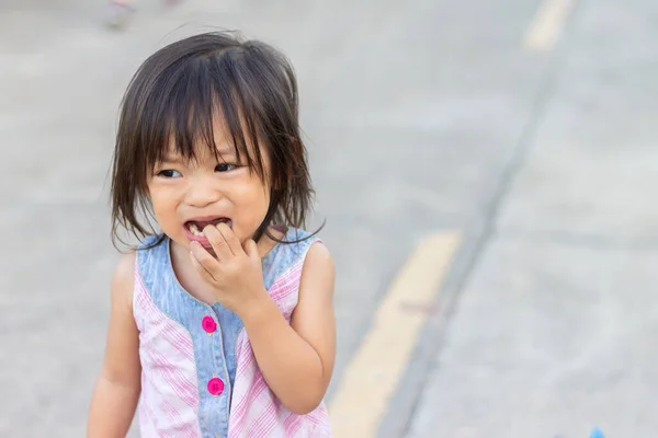 Immagine Ritratto Bambino Anni Triste Ragazza Asiatica Che Piange Morde — Foto Stock