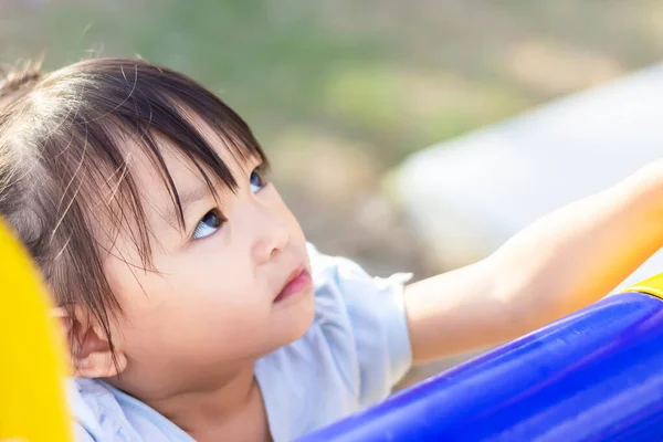 Foto Bayi Usia Tahun Happy Asian Anak Gadis Bermain Dengan — Stok Foto