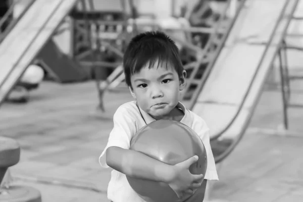 Чорно Білий Колір Портретного Зображення Річної Дитини Сумний Азіатський Хлопчик — стокове фото