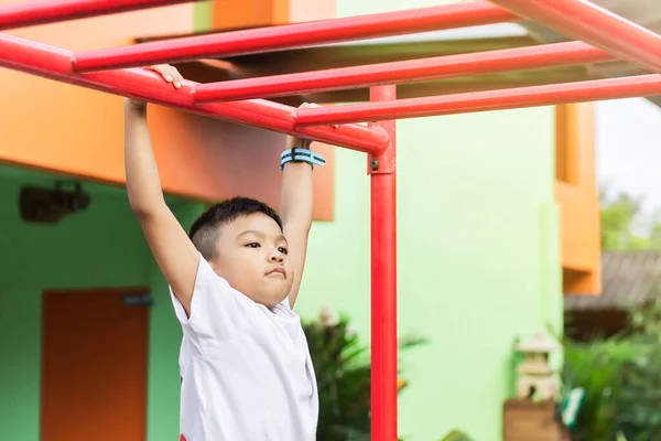 Dětské Cvičení Pro Zdraví Sportovní Koncept Šťastný Asijský Student Chlapec — Stock fotografie