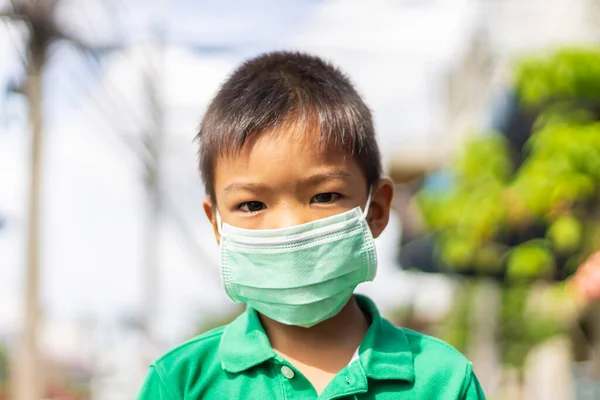 Szelektív Fókusz Ázsiai Gyerek Aki Védőmaszkot Visel Miniszterelnök Légszennyezése Ellen — Stock Fotó