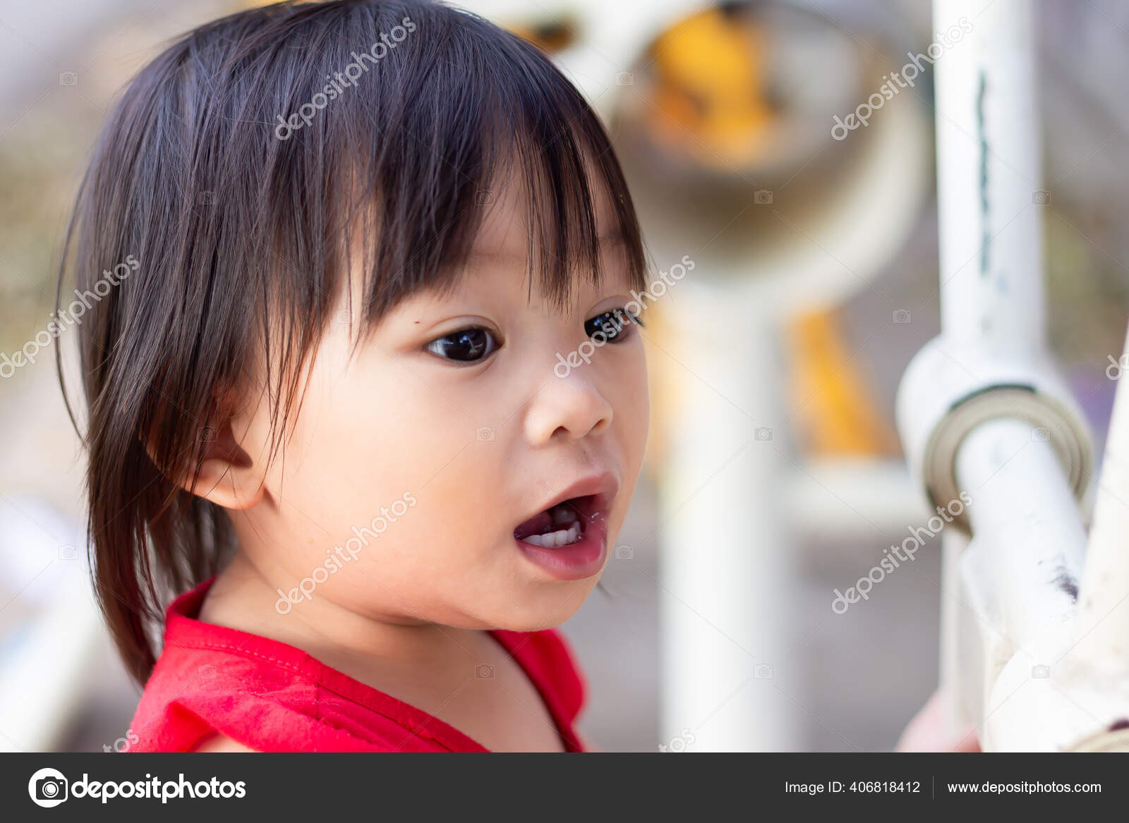 Retrato Da Menina Da Criança De 5 Anos Imagem de Stock - Imagem de