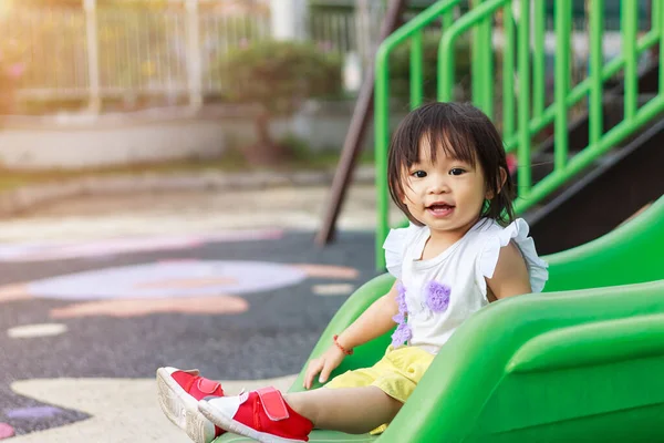 Portrét Let Starého Dítěte Šťastná Asijská Holčička Usmívá Směje Hraje — Stock fotografie
