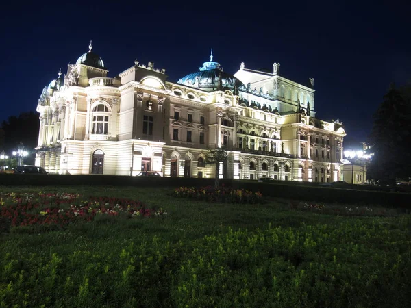 Meatr slow-kiego Krakow gece vakti