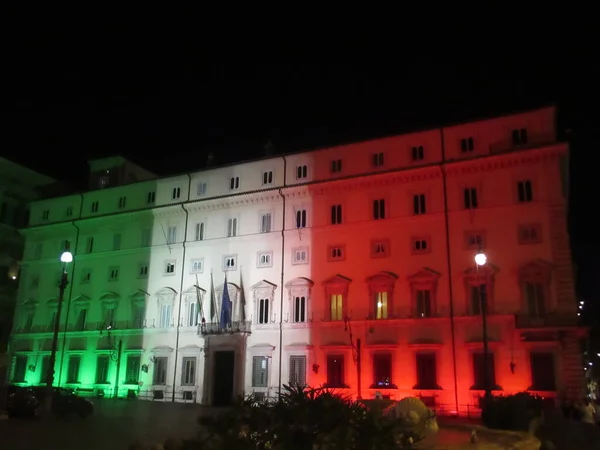 Roma 'da İtalyan bayrağı renkleriyle inşa ediliyor