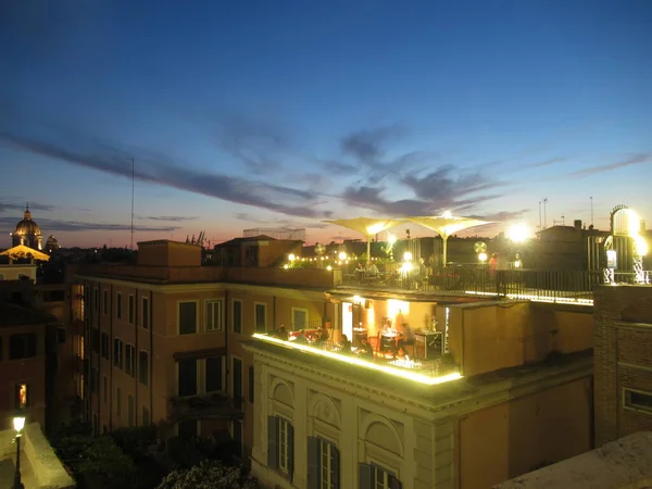 Gün batımında Roma 'da gökyüzü