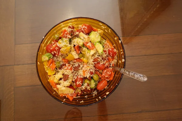 İtalyan nefis salata di riso tepeden görüldü