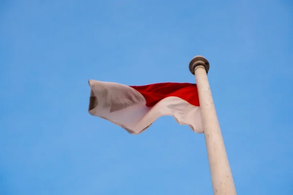 Bandera Nacional Indonesia Roja Blanca Sobre Fondo Azul Claro — Foto de Stock