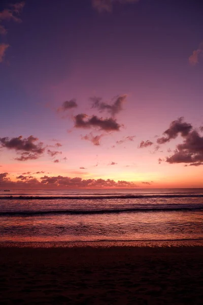 Ein Dramatischer Sonnenuntergang Strand Von Kuta Bali Mit Abstufungen Des — Stockfoto