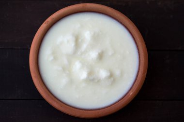 Ev yapımı yoğurt.