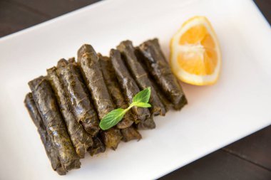 Yaprak sarma, Türk geleneksel yemeği, pirinç ile doldurulmuş sarmaşık yaprağı. 