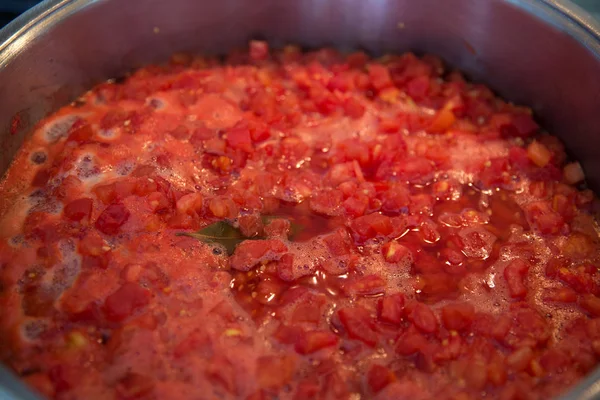 Gorący Wrzący Sos Pomidorowy Piecu — Zdjęcie stockowe